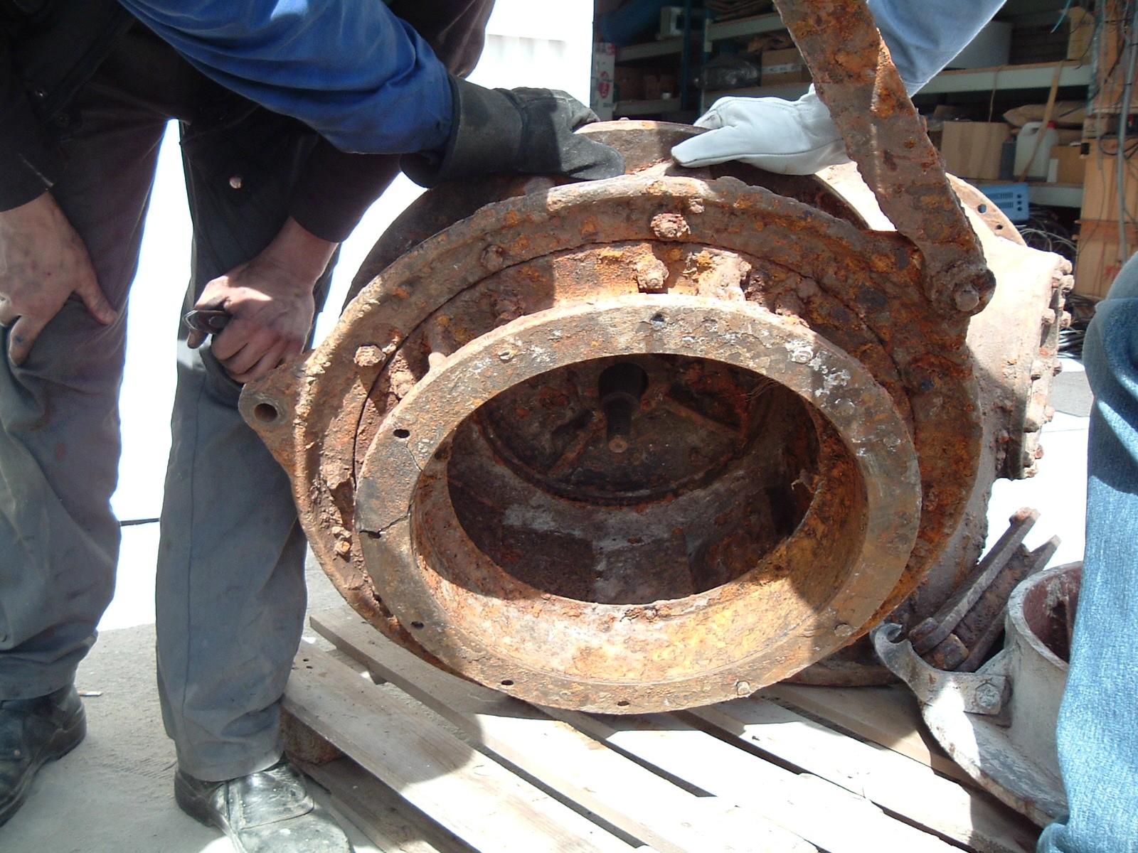 Turbina antigua para reconstrucción